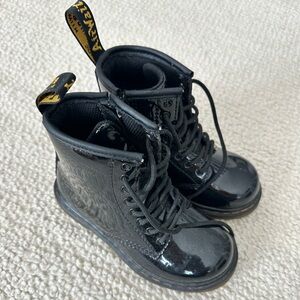 DOC MARTEN PATENT TODDLER BOOTS | SZ 9 EUC